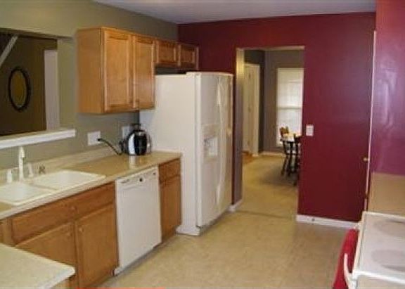 4th image of 1076 Rivermeade Dr