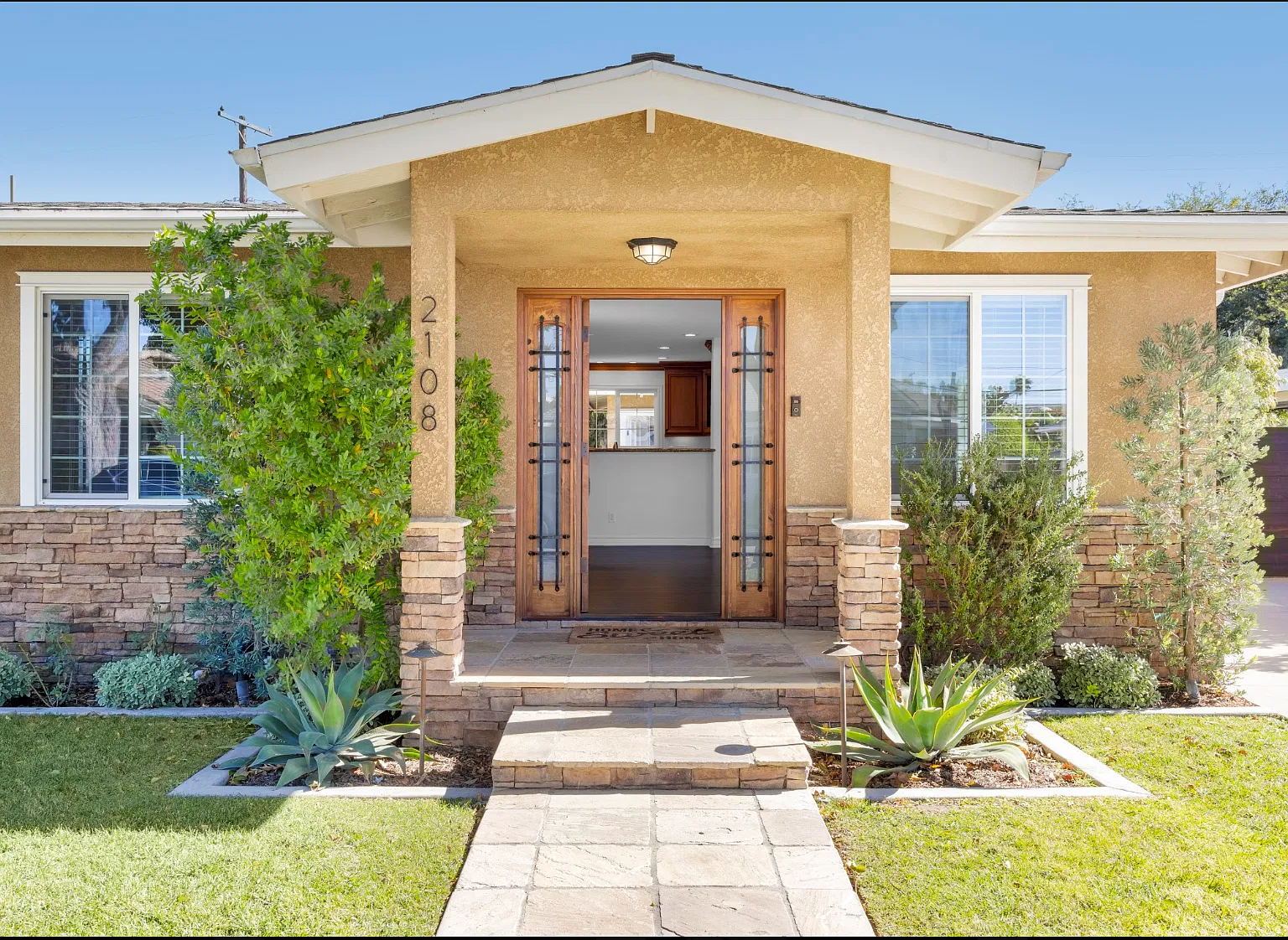 3 bed, 1795 sqft, $6,500 — Photo 1