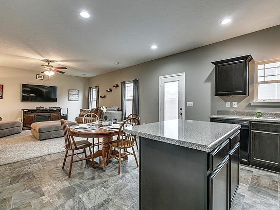 5th image of 1646 Warmingfield Dr