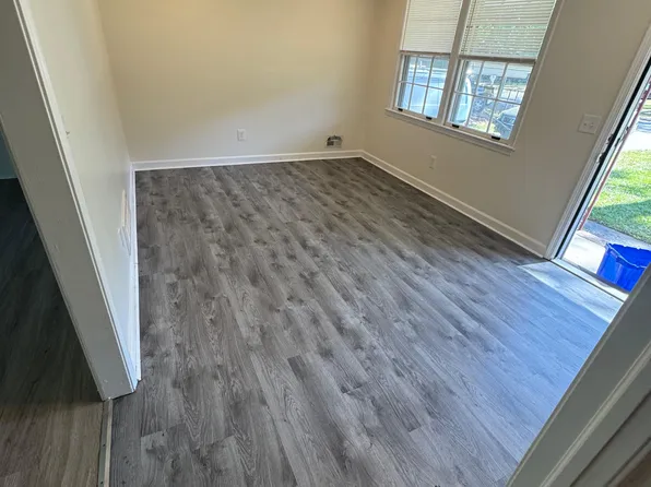 2521 Stonehenge Dr, Cayce, SC 29033