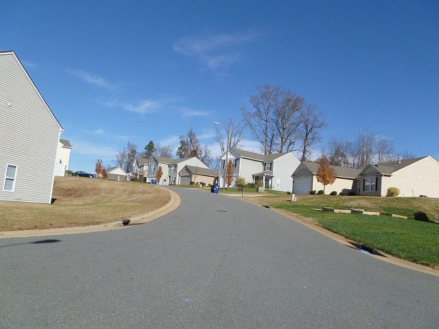 2nd image of 4173 Lakewood Glen Dr