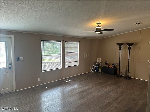 4th image of 311 Whittier Ave