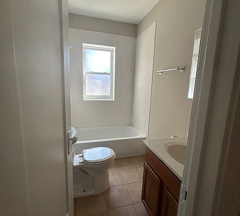 5th image of 510 Wisconsin Ave APT 2