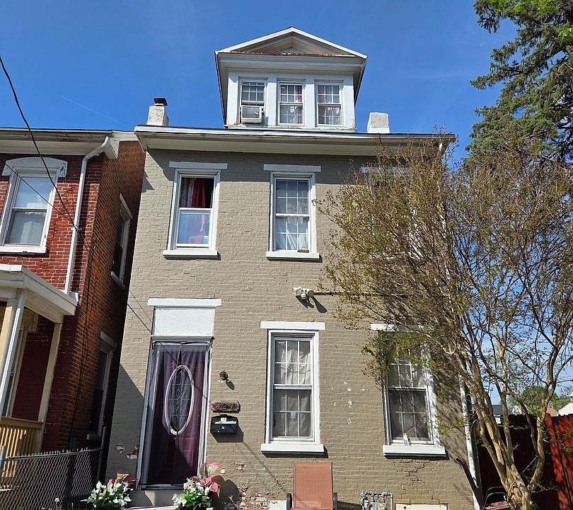 1st image of 427 Walnut St
