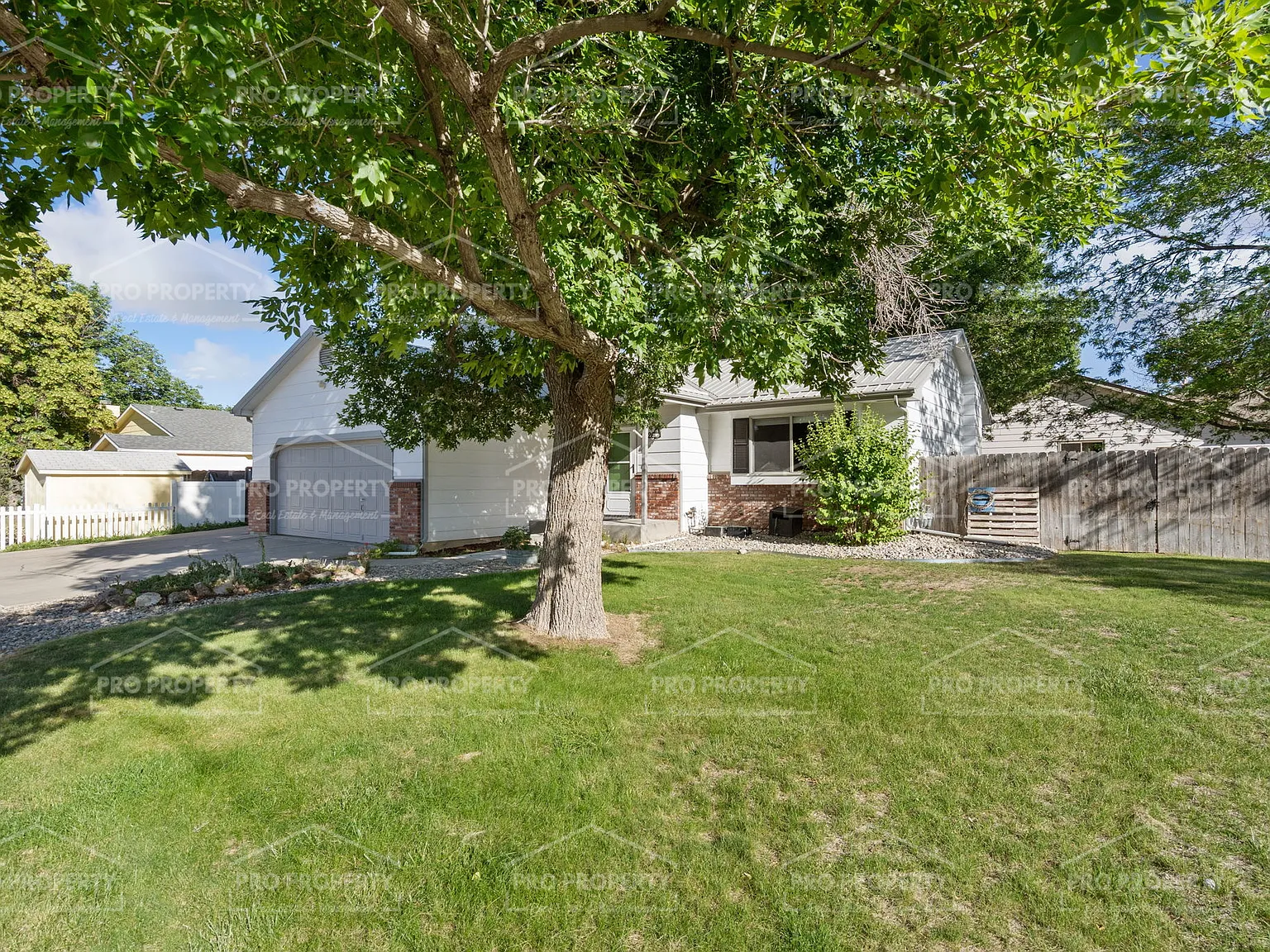 4 bed, 2.5 bath, 2344 sqft, $2,699 — Photo 3