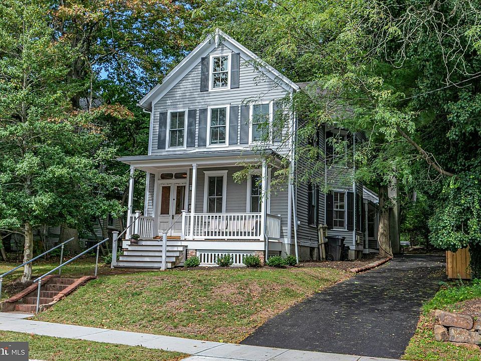 1st image of 20 Hart Ave