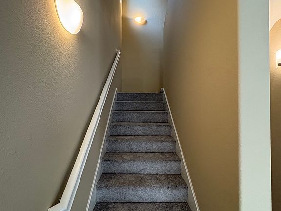 2nd image of 5425 Zeil Pl