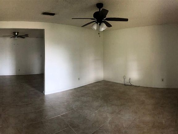 2nd image of 1313 Edgehill Trl