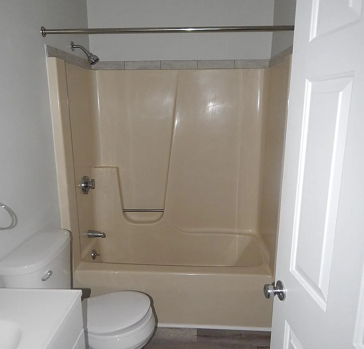 2 bed, $1,600 — Photo 3