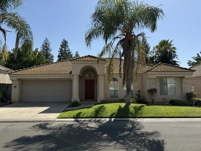 3 bed, 1338 sqft, $2,095 — Photo 1