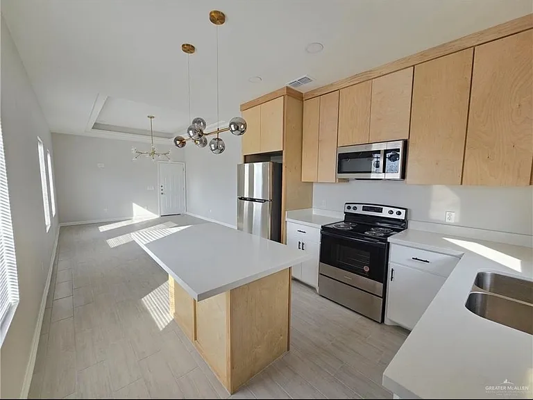 1019 N Woodson Ave #2 — Photo 6