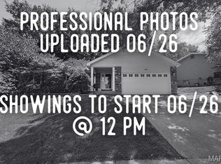 126 Asilomar Ct, Ballwin, MO 63021