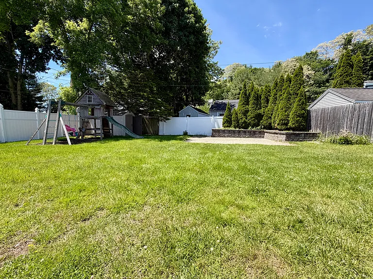 251 May St — Photo 26