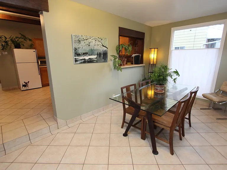 2610 Quarry St — Photo 3