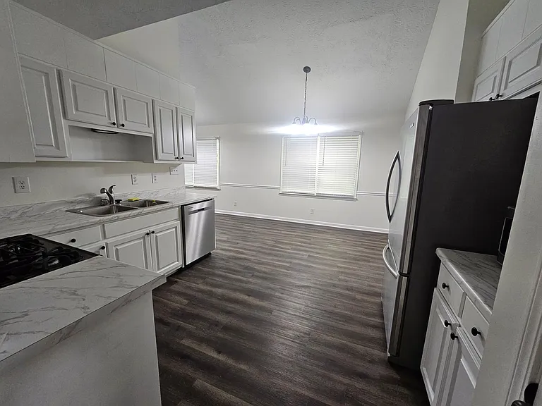 170 Kellie Ln — Photo 7