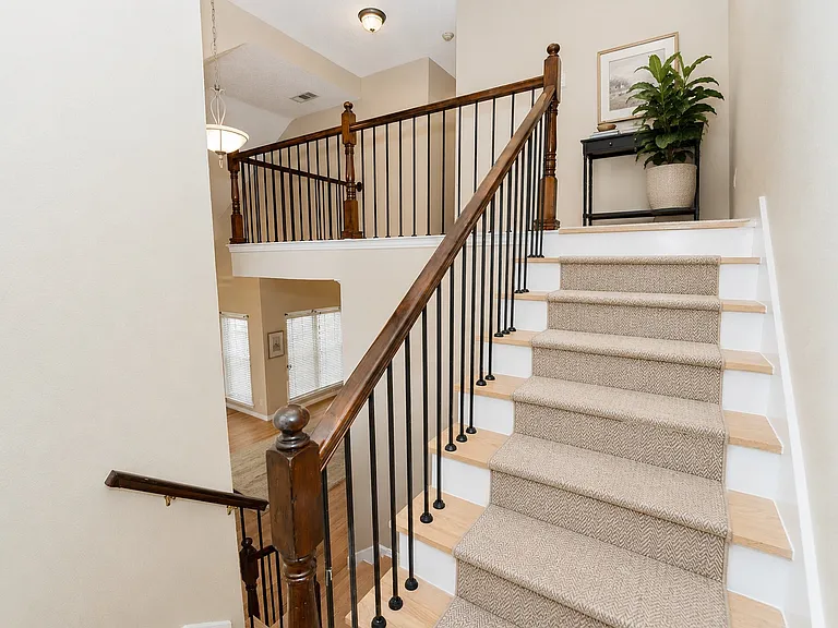 669 Nottingham Dr — Photo 10