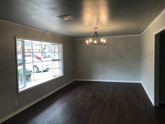 3rd image of 708 Bedford Ct W