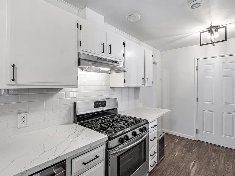337 Bettencourt St — Photo 7