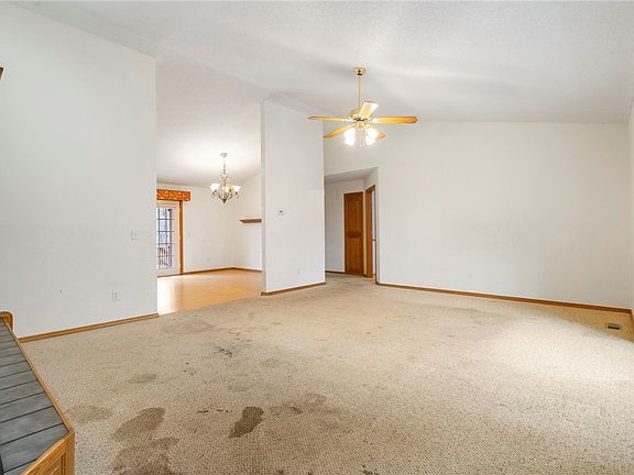4th image of 2 Wrongton Dr