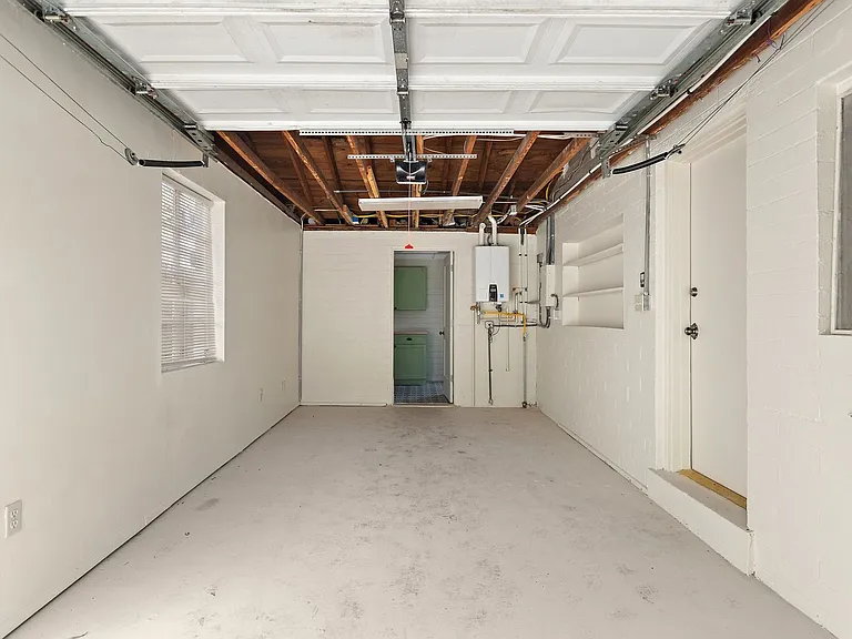437 Richmond St — Photo 22