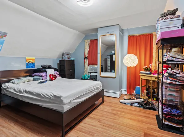 350 East 193rd Street image 9 of 17