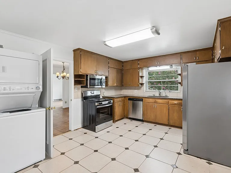 1108 Larchmont Ln — Photo 19