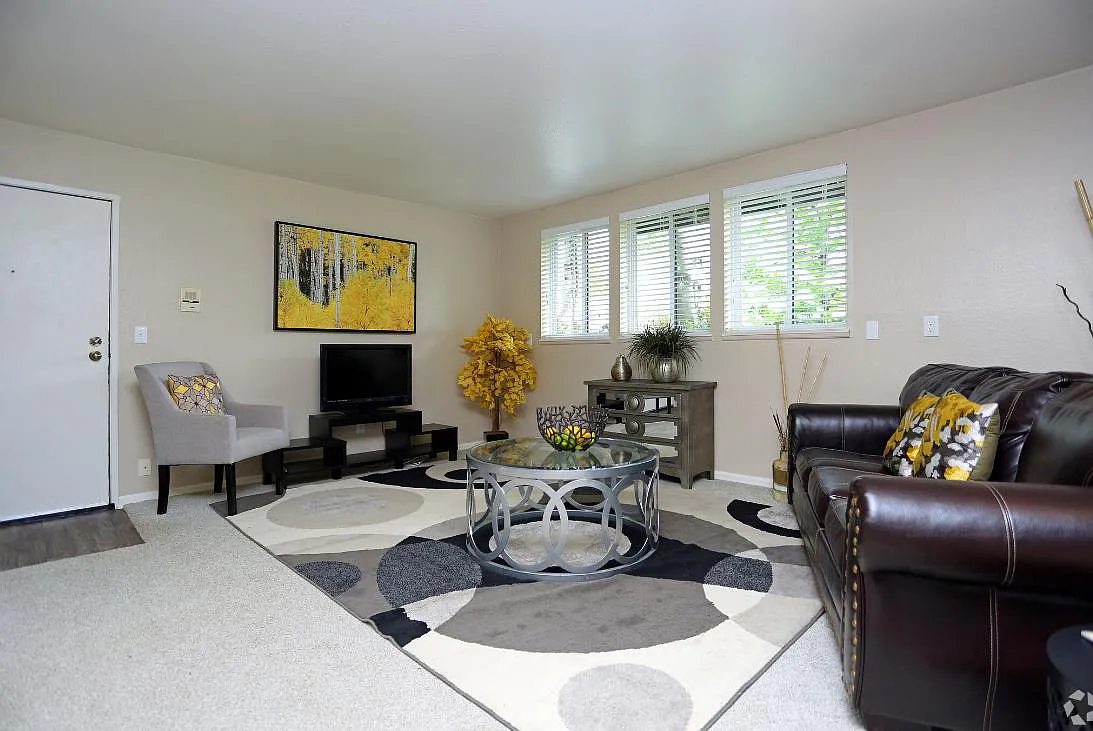 Aspenleaf Apartments — Photo 2