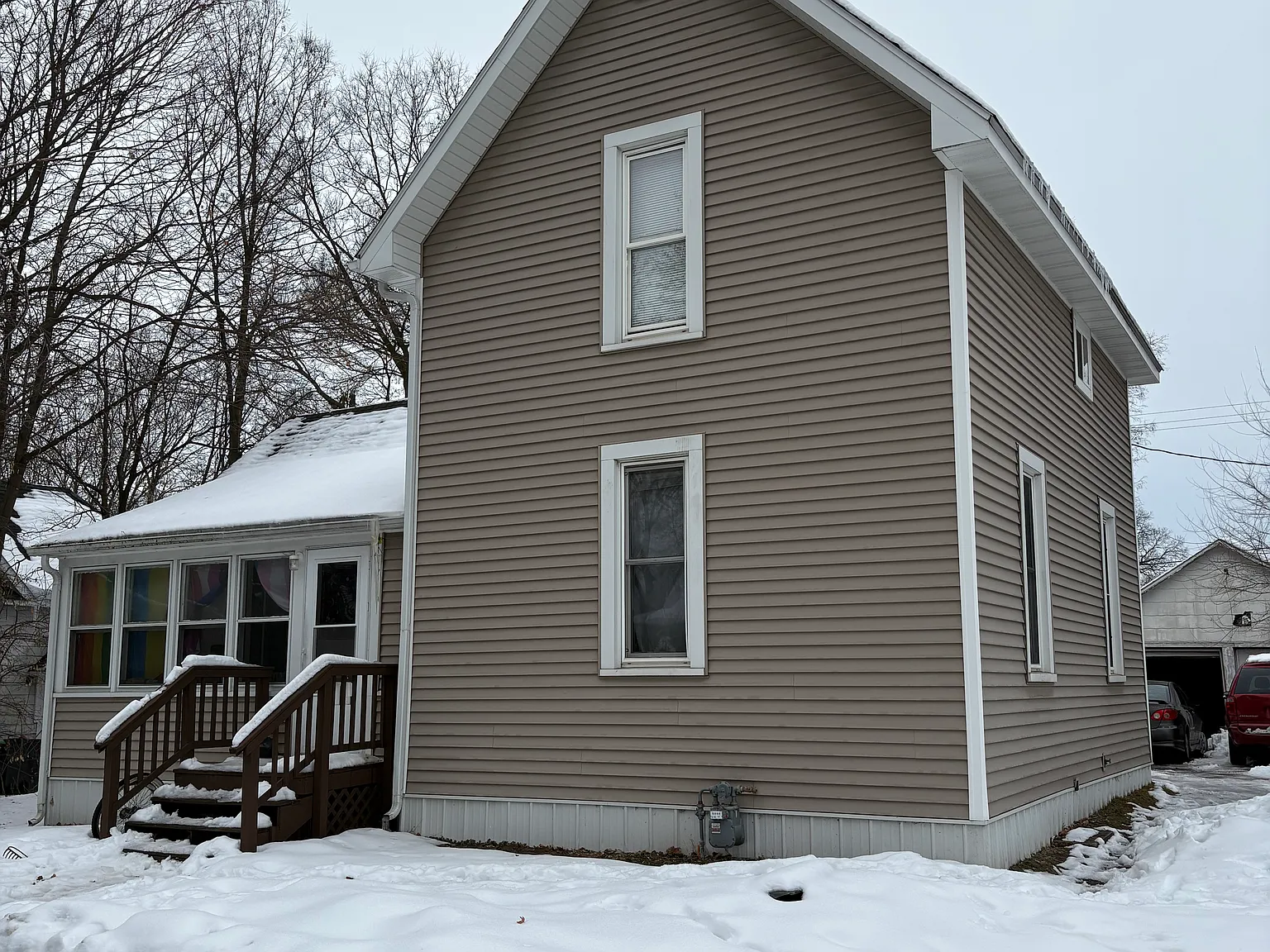 4 bed, $1,750 — Photo 1