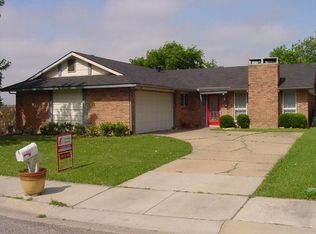 2601 Saint Albans Dr, Carrollton, TX 75007
