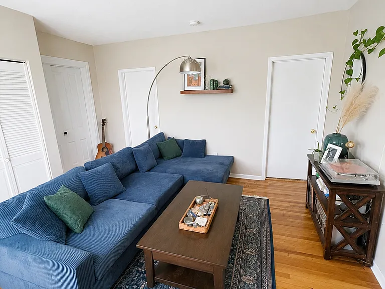 1407 Washington St NE #1 — Photo 4