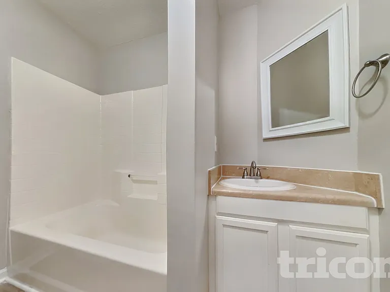 800 Chaney Woods Dr — Photo 12