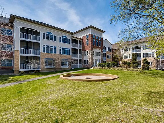 2nd image of 500 Greenhaven Dr APT 208