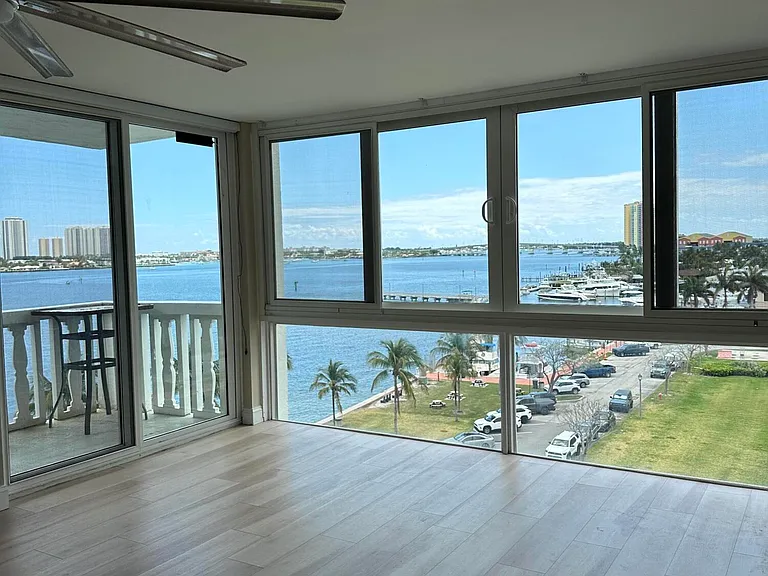 301 Lake Shore Dr #708 — Photo 3