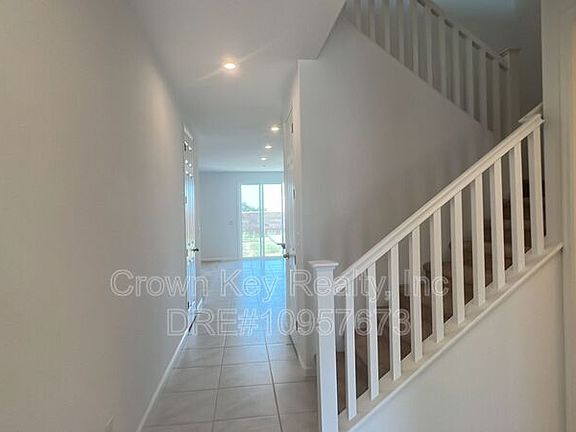 3rd image of 843 Osprey Dr