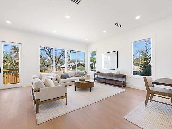 5th image of 2406 Euclid Ave #1