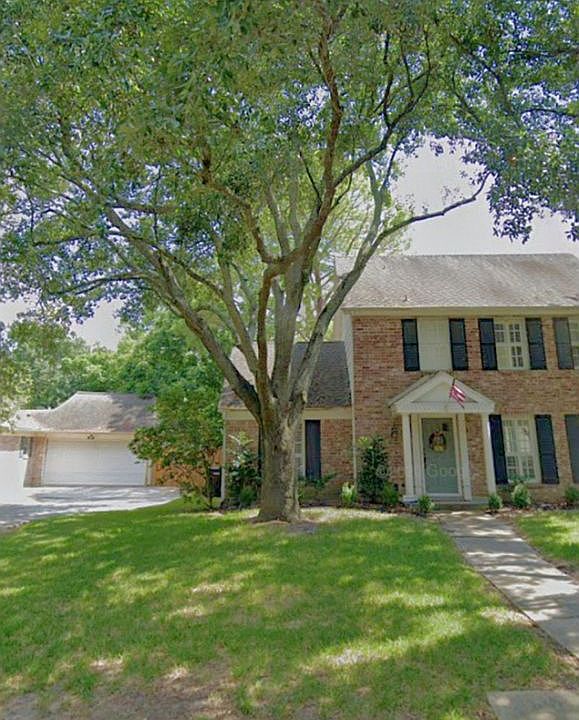 2nd image of 209 Connemara Dr