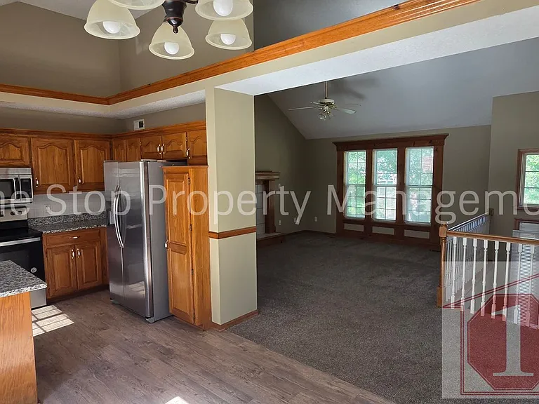 16002 Harold Dr — Photo 8