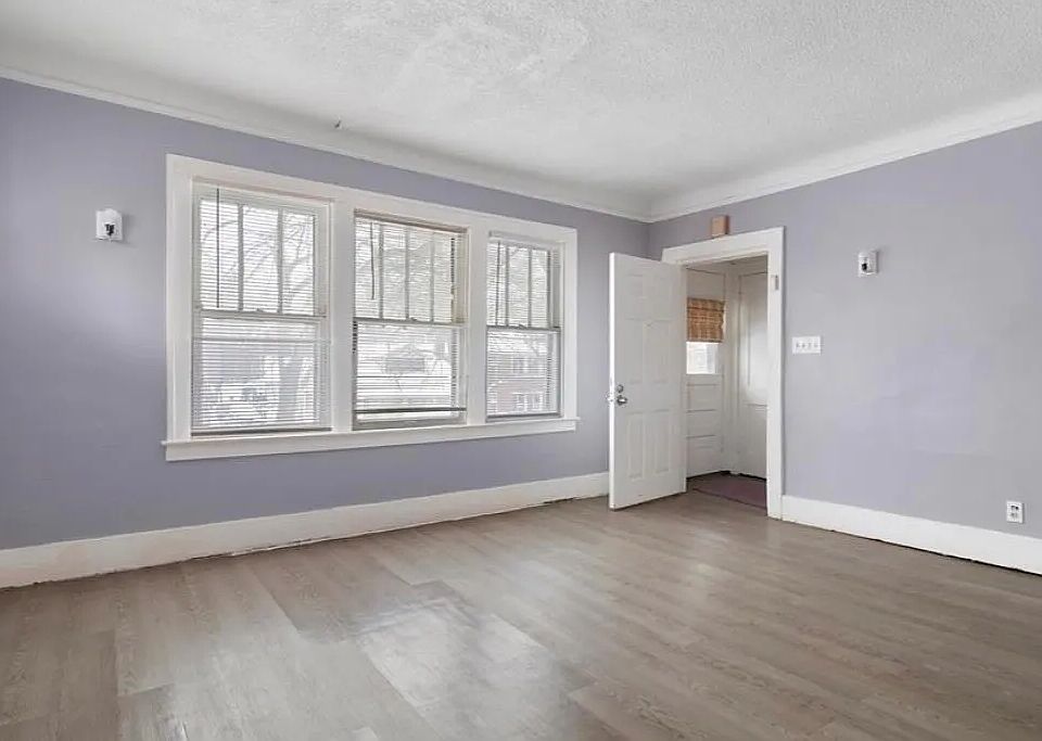 1st image of 11346 Belleterre Ave