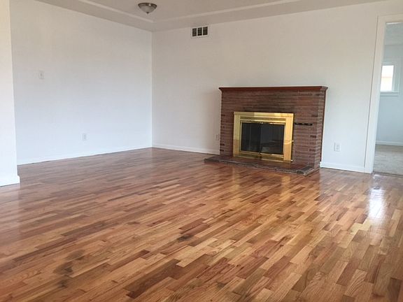 3rd image of 6515 Yakima Ave