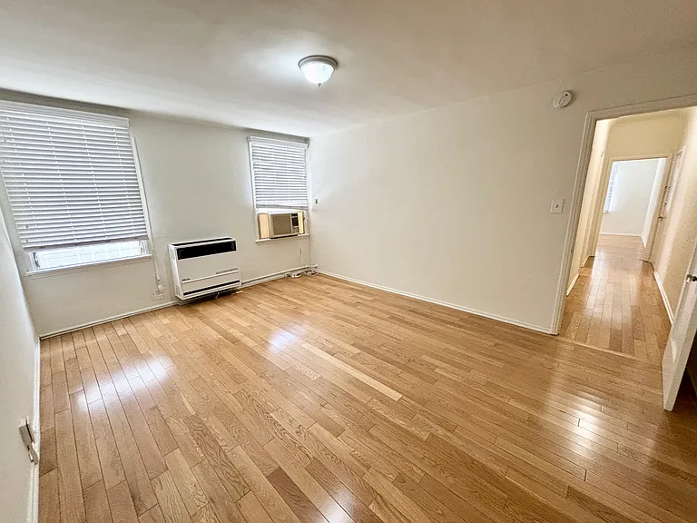 169 N La Peer Dr #105 — Photo 4
