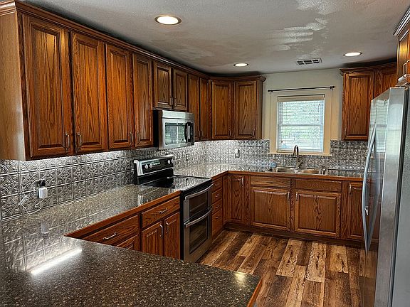 3rd image of 205 W Sunbarger St