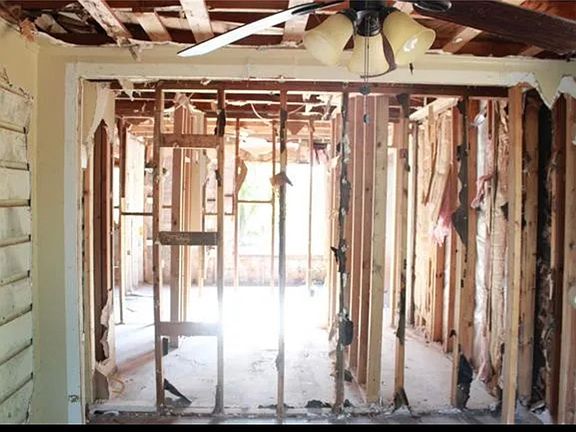 4th image of 301 E Wood St