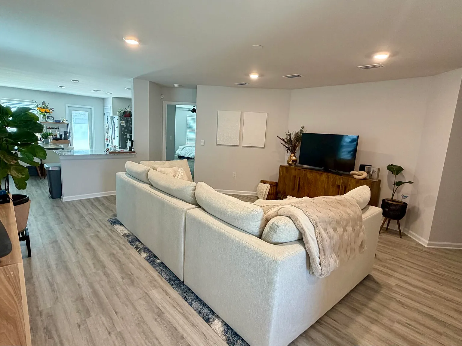 3 bed, 1439 sqft, $1,995 — Photo 4