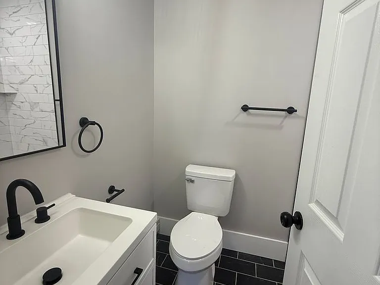 200 Main St. - Red Pod — Photo 6