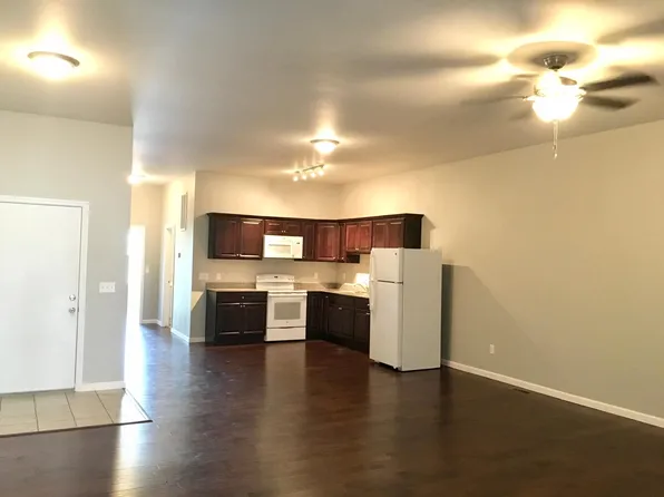 940 N 2nd St, Chillicothe, IL 61523