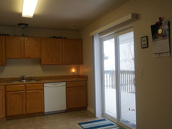 KITCHEN/DECK VIEW