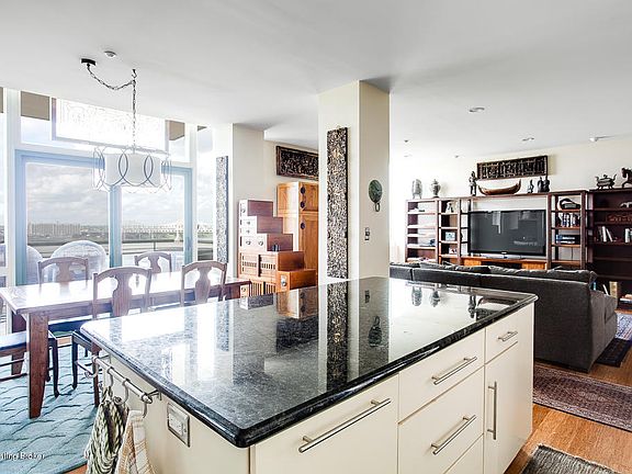 5th image of 222 E Witherspoon St Unit 807