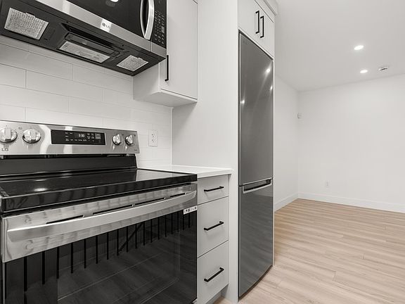 5th image of 9328 Ebor Rd