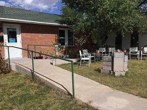 1st image of 211 Laramie St