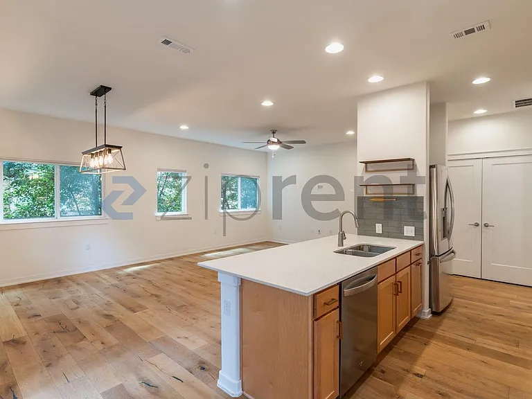 6800 Menchaca Rd #45 — Photo 28